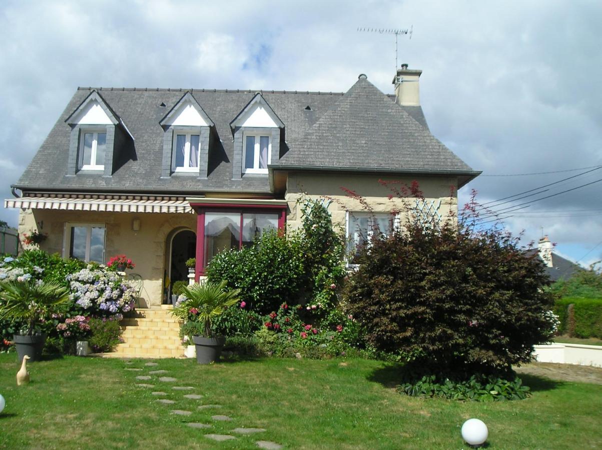 Les Hortensias Saint-Pierre-de-Plesguen Exterior photo